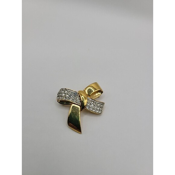 Vintage Monet Brooch Pin Gold Tone White Crystals Bow Jewelry Costume - Picture 1 of 10